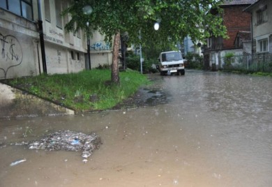 Nevrijeme na području Zvornika: U naselju Cer voda ušla u šest kuća