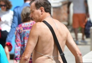 Neka nova moda?! Kako to misliš tanga bikini je samo za žene? FOTO