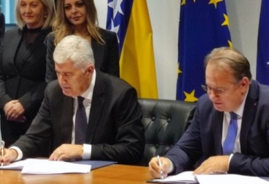 HDZ i “osmorka” potpisali sporazum! Čović: Neka nam je sa srećom