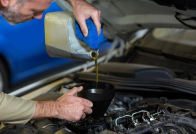 Višak ulja u autu može oštetiti motor