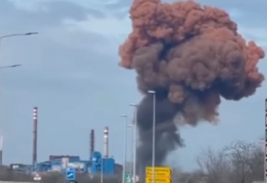 Eksplozija u željezari: Nadvio se crveni oblak dima i prašine (VIDEO)