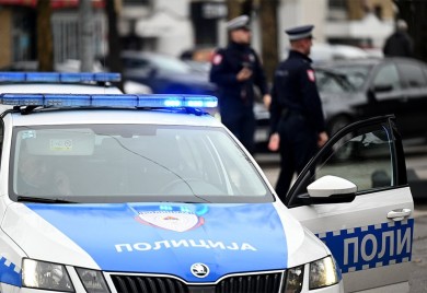 Banjalučani osumnjičeni za krađu novca iz kafića i proizvoda iz trgovine