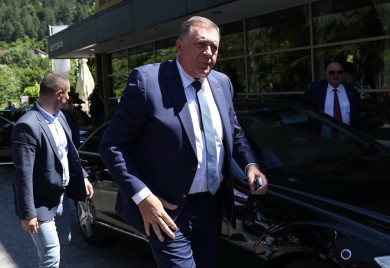 Dodik: Odluka o Ustavnom sudu BiH odgovor na izbacivanje Srba