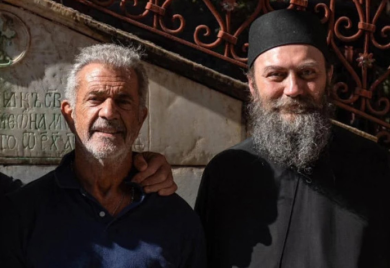Arhimandrit otkrio kako je Mel Gibson prevodio dane u Hilandaru