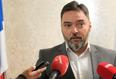KOŠARAC: Gnusni čin Hadžifejzovića zaslužuje samo najoštriju osudu javnosti