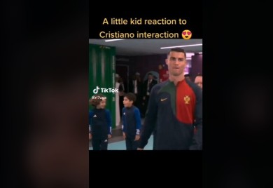 Dječak ne može da vjeruje da je dodirnuo Ronalda