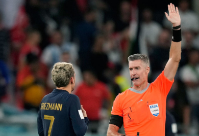 VAR poništio gol Grizmana nakon što je sudija svirao kraj meča