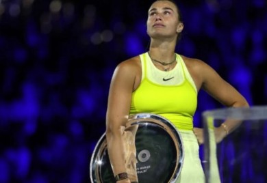 Prešla granicu pristojnosti: Sabalenka “mokrila” na trofej AO VIDEO