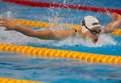 Lana Pudar u polufinalu trke 200 m delfin