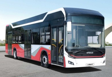 Nasrnuo na vozača autobusa tokom vožnje