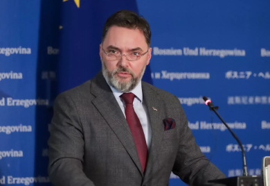 Prijetnje ministru Košarcu i njegovoj porodici nakon objave saučešća