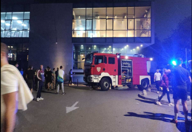 Ugašen požar u Arena sport centru