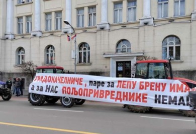 Traktori na ulicama Banjaluke: Protest poljoprivrednika zbog neisplaćenih subvencija