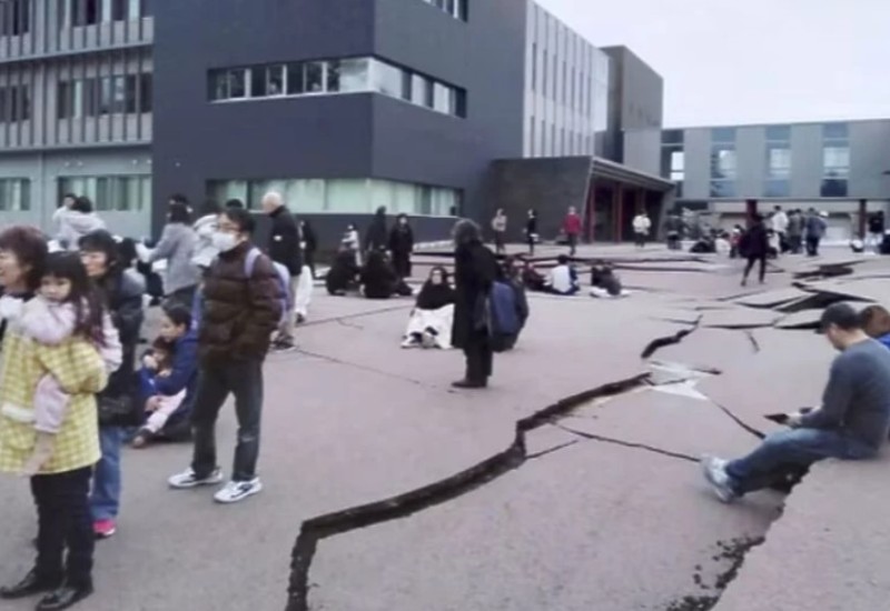 Pogledajte dramatične snimke iz Japana nakon zemljotresa, cunami prijeti i ruskim gradovima