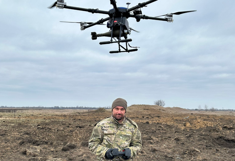Pobjeđivao Nadala, a sada pokazuje kako dronom baca bombe na Ruse (VIDEO)