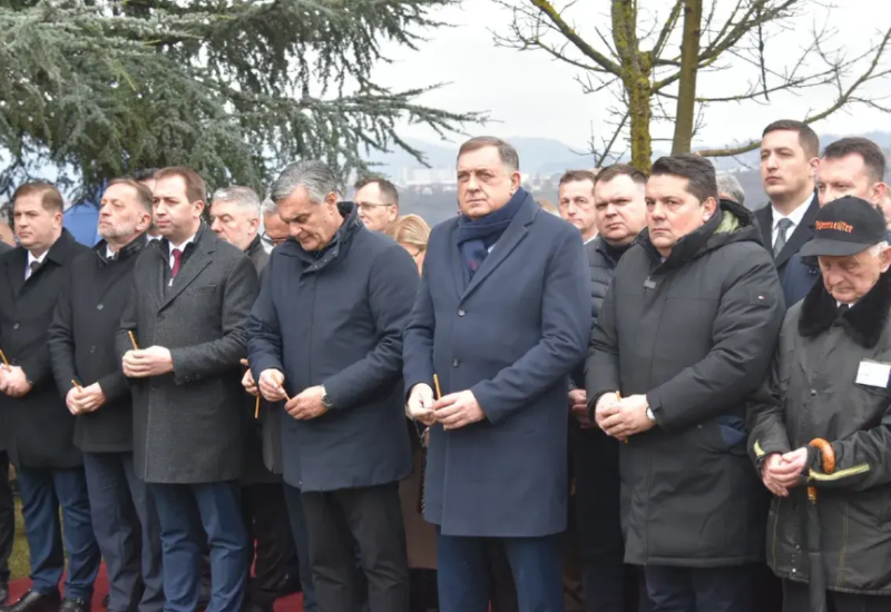 U Drakuliću služen pomen i položeni vijenci za više od 2.300 stradalih Srba