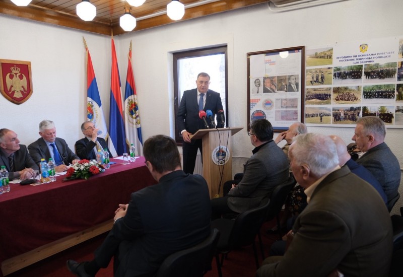 Dodik: Uvijek i iznova braniti temelje Republike