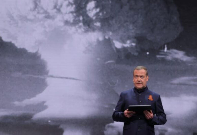 Medvedev upozorio Merca i Makrona: Mogli bi ih “prepoznati po zubima”