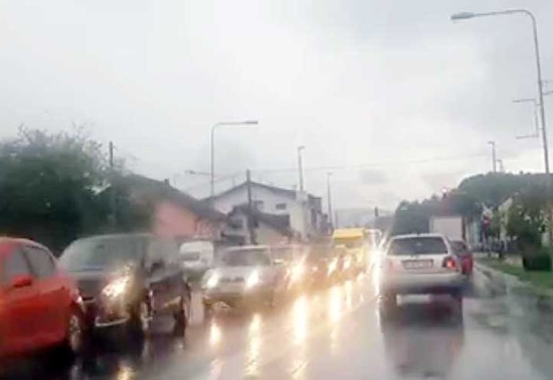 Kolaps saobraćaja u Banjoj Luci, kilometarska kolona u Lazarevu