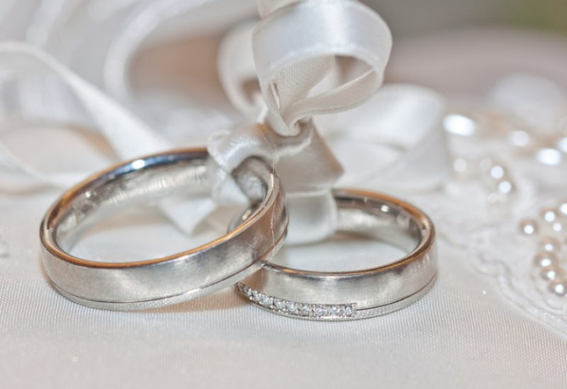 Bizaran brak zbog penzije: Zet oženio taštu, snajka se udala za svekra