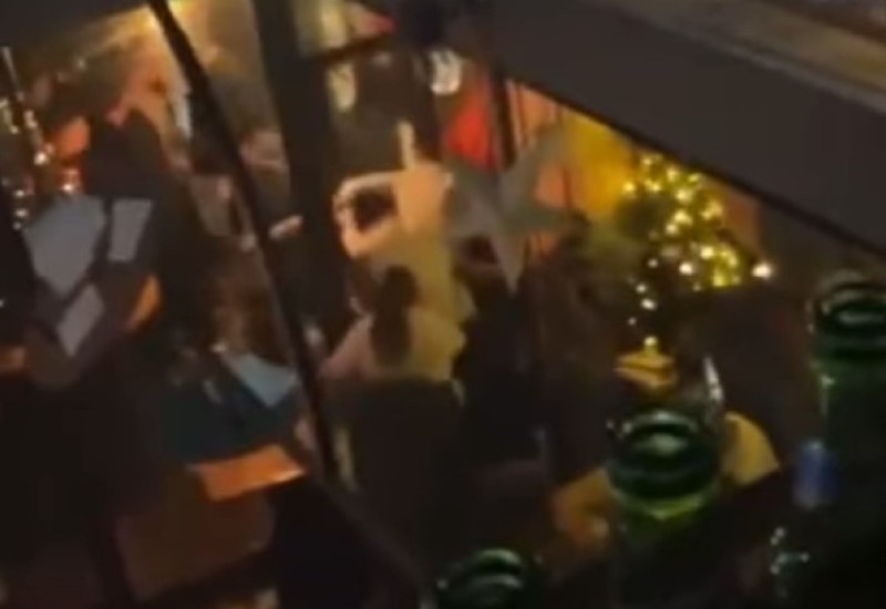 Masovna tuča na proslavi Nove godine (VIDEO)