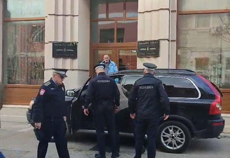 Tužilaštvo Vukanovića tereti za nasilničko ponašanje, policija uklonila automobil