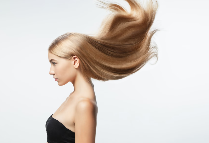 Greške zbog kojih se kosa brže masti, a krajevi pucaju