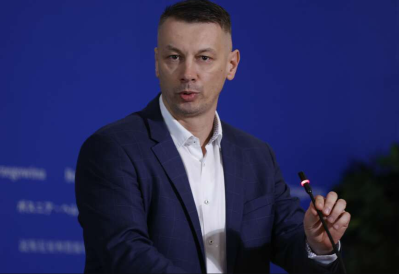 „Plači Nenade“ Stotine poruka upućenih Nešiću zapalile društvene mreže