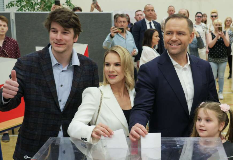 NOVA ERA U POLJSKOJ Pobjedu odnio Karol Navrocki, iza sebe ostavio mračnu prošlost i kontroverzne stavove