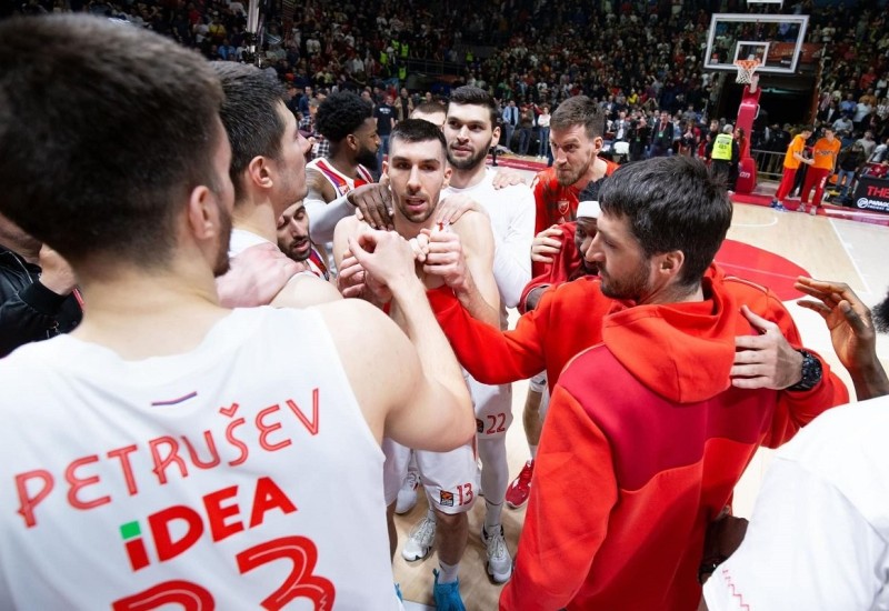 Zvezda našla centra?