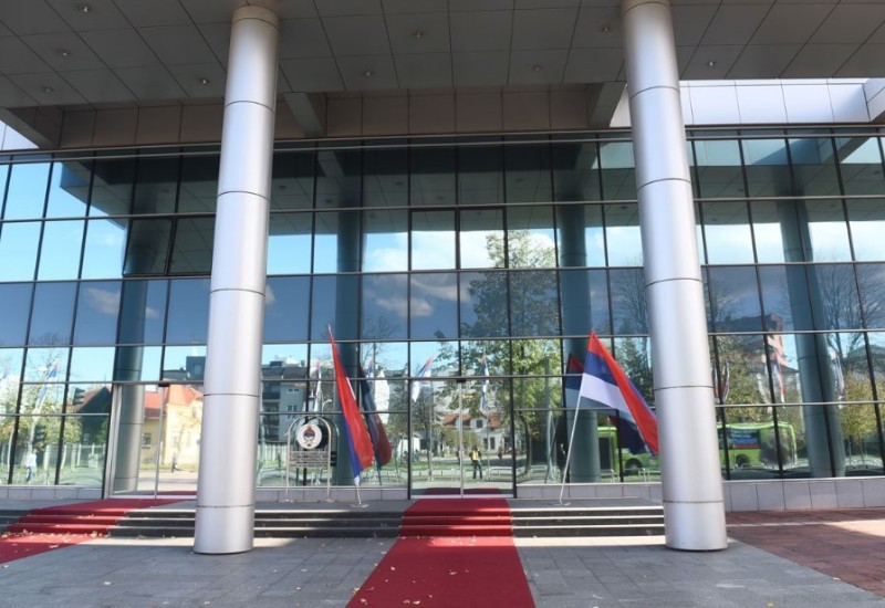 Građani i novinari (ne) smiju znati o čemu pričaju premijer i ministri