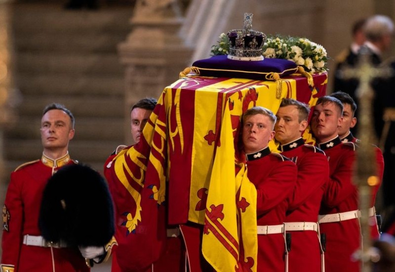 Vojnik koji je čuvao kovčeg kraljice Elizabete pronađen mrtav