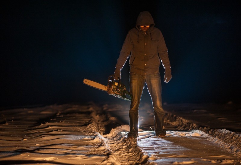 Čovjek motorkom primoravao glasače da glasaju za stranku