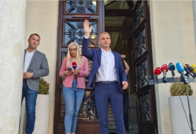 Stara praksa, novi zaposleni: Evo za koliko je Stanivuković povećao broj radnika