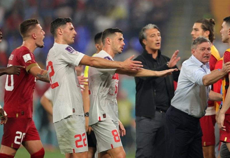 Džaka provocirao klupu Srbije, hvatao za međunožje