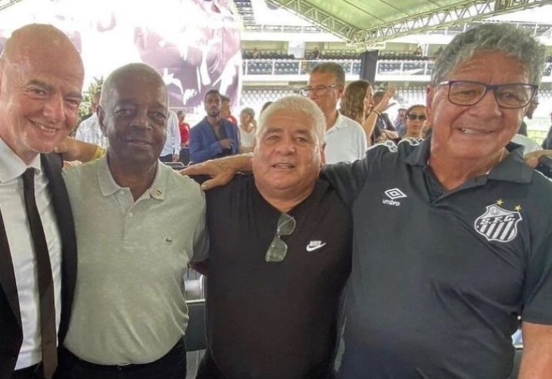 Infantino objasnio zašto je napravio skandalozni selfie na Peleovoj sahrani