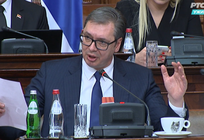 „Baš je Kesić“: Vučićeva šoljica za čaj na kojoj je vuk postala hit na društvenim mrežama