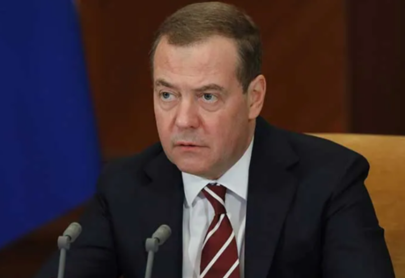 MEDVEDEV: Smatrajte se metama