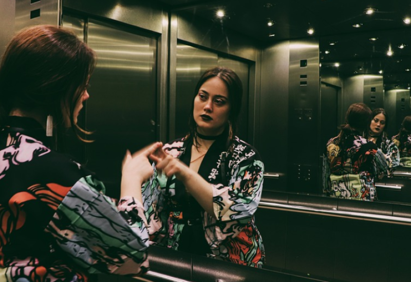 Pogledajte zašto u svakom liftu postoji ogledalo