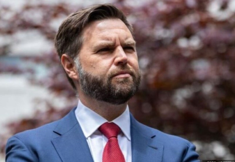 “Putinova marioneta”! Džej Di Vens se nadao opuštajućem vikendu, a dočekali ga ljuti građani VIDEO