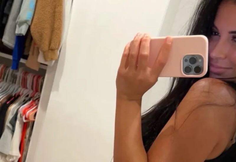 Zgodna supruga fudbalera se fotografisala potpuno gola