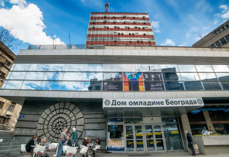 Tokom koncerta se obrušio dio plafona u Domu omladine