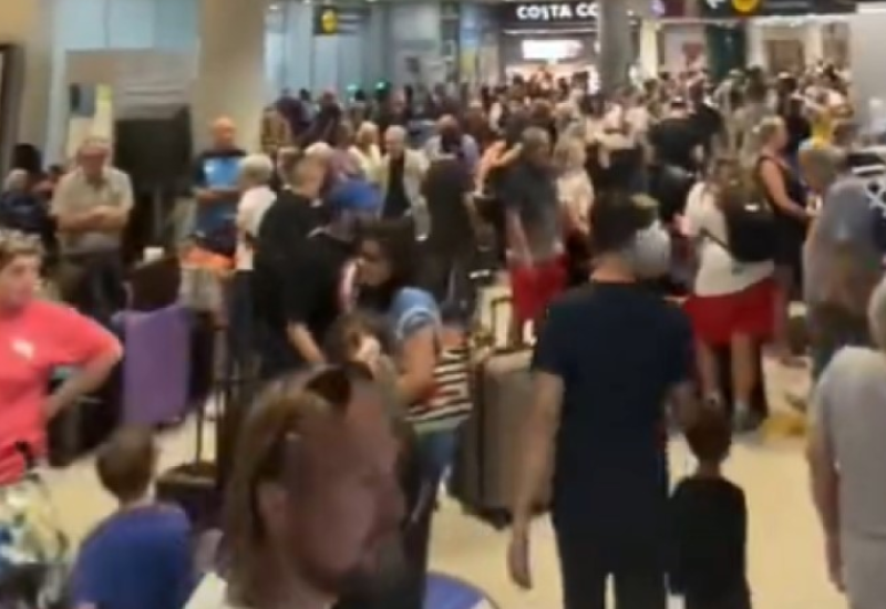 KIPAR: Hiljade putnika zarobljeno na aerodromu, ima i državljana Srbije