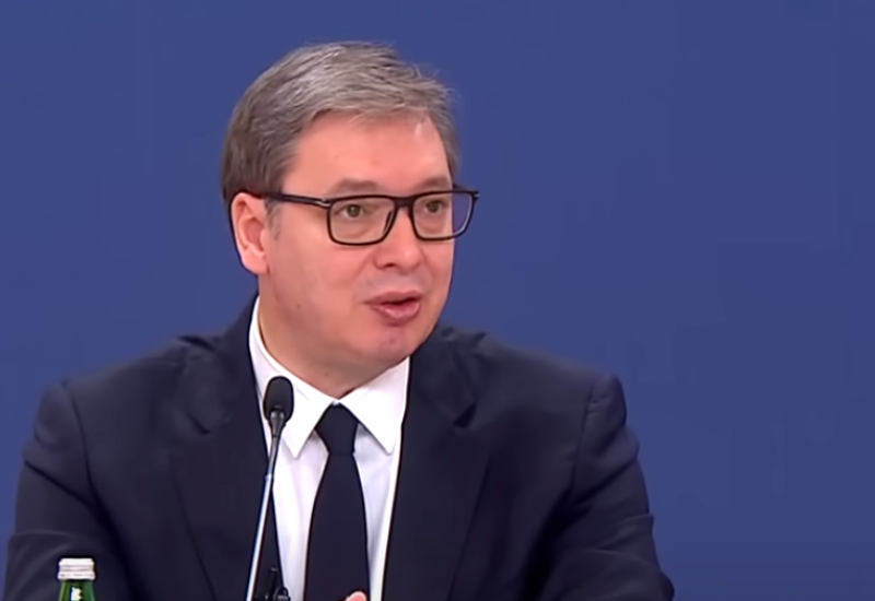 VUČIĆ: NATO dronovi "obigravaju" na prelazima Brnjak i Jarinje