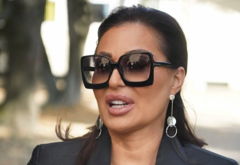 Zašto je Ceca smanjila grudi?