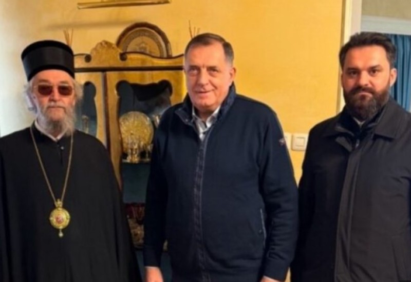 Vladika Jefrem ga posjetio u porodičnom domu: Dodik istakao da je srpski narod posvećen svojoj vjeri