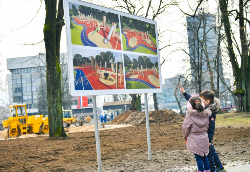 Stanivuković obišao radove: Banjaluka dobija novo dječije igralište u Parku “Mladen Stojanović” (FOTO/VIDEO)