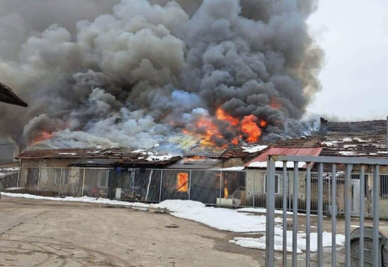 Veliki požar u Sarajevu: Gori objekat kolektivnog smještaja