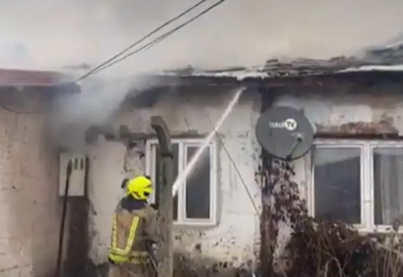 Detalji požara u Sarajevu: Majka sa dvije kćerke i bebom ostala bez krova nad glavom