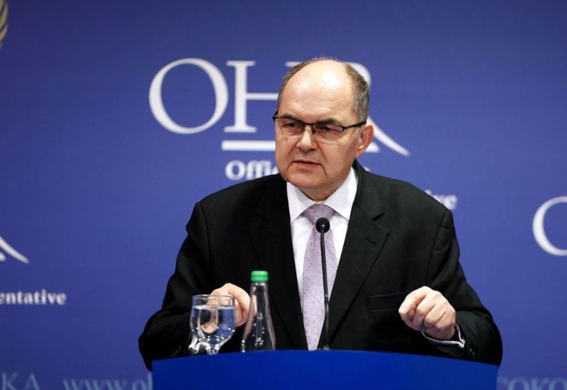 Šmit ponovo nametnuo Izborni zakon i od penzionisanja zaštitio članove CIK-a